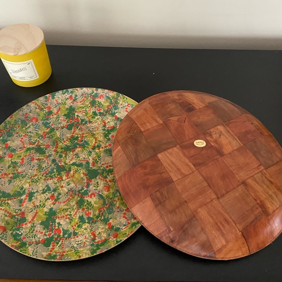 Large vintage MCM woven wood bowl platters in red and green 2 available - Picture 5 of 12